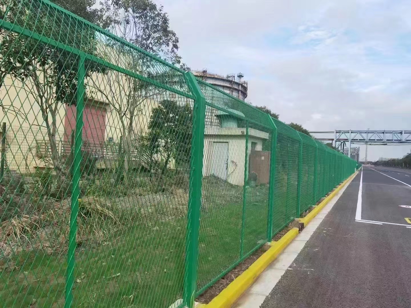 公路隔离栅焊接网片生产流程制作工艺