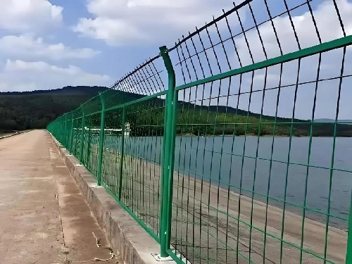 水库隔离网